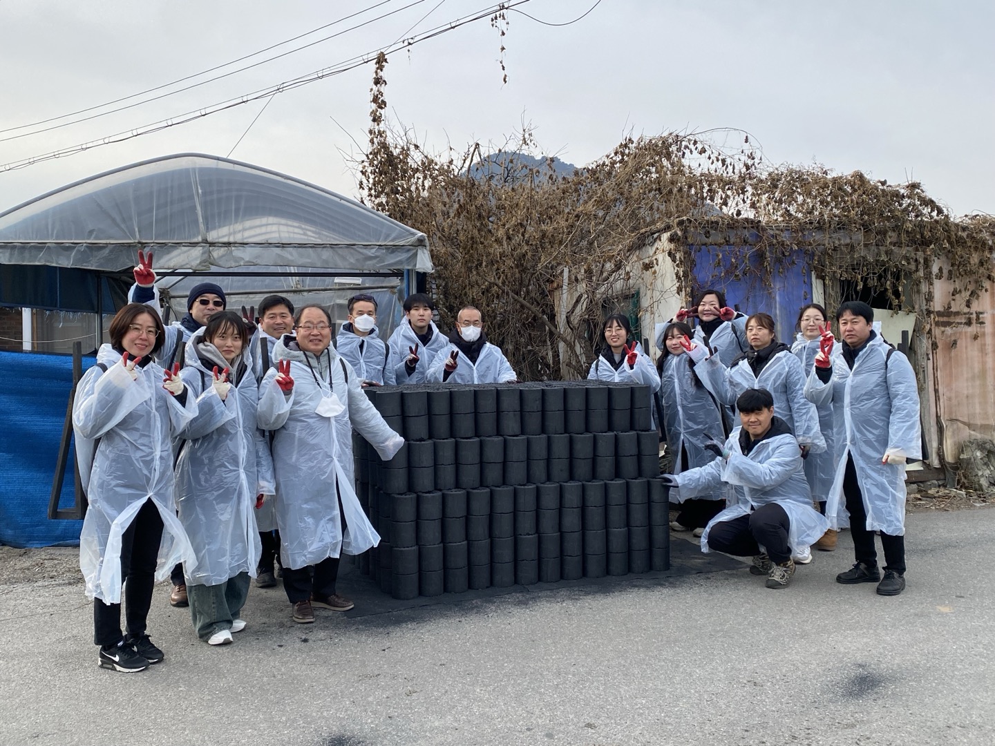 강원역사문화연구원, 연말 연탄 배달 봉사활동 펼