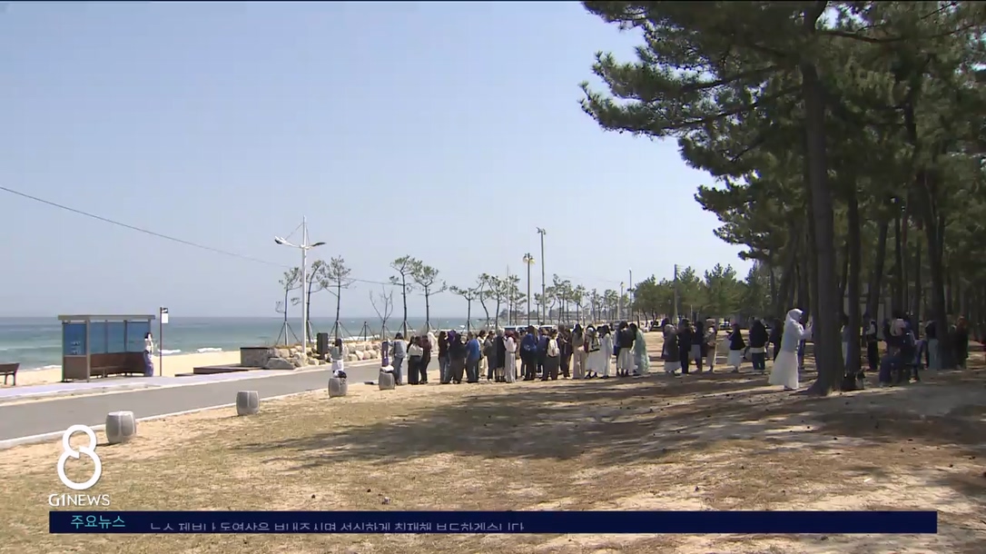 다시 북적이는 강릉 'BTS정류장' 